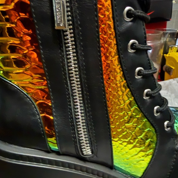 Cape Robbin Black and Gold Platform Boots - Picture 2 of 7